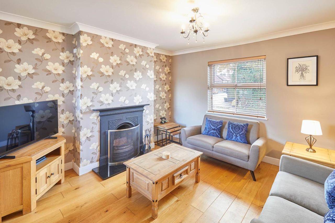 Host & - Holmedene Filey